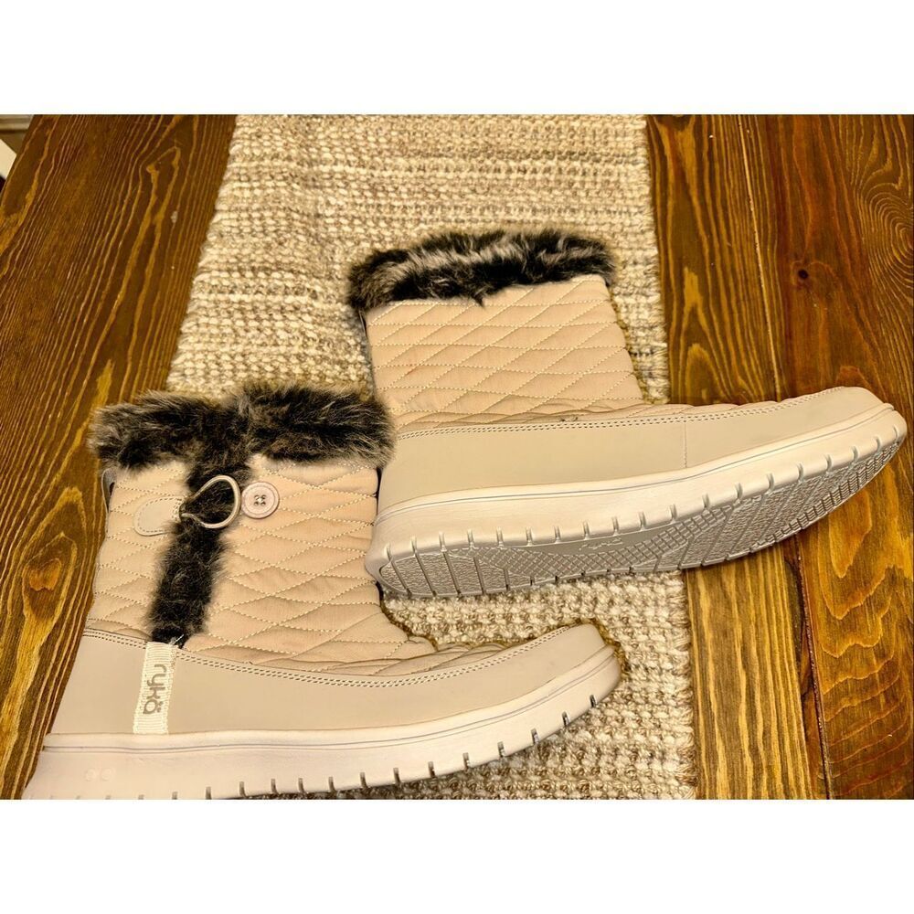Ryka Water Repellent Faux Fur Quilted Winter Boots Shiver Beige Womens Size 9 NW